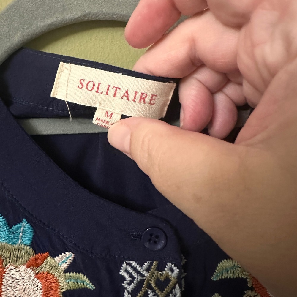 Solitaire Embroidered Blouse Top Navy Floral Bohemian‎ Button Up Sz Medium - Picture 4 of 10